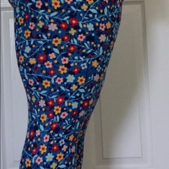 Will take offers! LulaRoe leggings - Picture 2 of 2